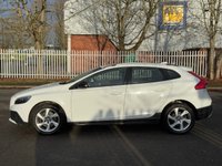 USED 2015 65 VOLVO V40 CROSS COUNTRY 2.0 D2 Lux Hatchback 5dr Diesel Manual Euro 6 (s/s) (120 ps) 