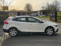 USED 2015 65 VOLVO V40 CROSS COUNTRY 2.0 D2 Lux Hatchback 5dr Diesel Manual Euro 6 (s/s) (120 ps) 