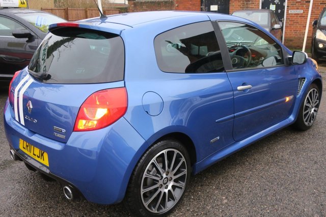2011 RENAULT CLIO - Photo 3