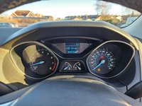 USED 2011 61 FORD FOCUS 1.6 Zetec Hatchback 5dr Petrol Manual Euro 5 (105 ps) 