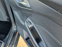 USED 2011 61 FORD FOCUS 1.6 Zetec Hatchback 5dr Petrol Manual Euro 5 (105 ps) 