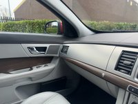 USED 2013 63 JAGUAR XF 2.2d Luxury Saloon 4dr Diesel Auto Euro 5 (s/s) (163 ps) 