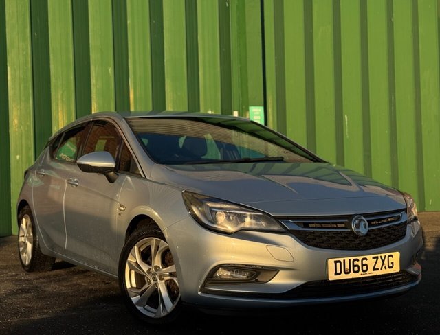 View our Vauxhall Astra 1.6 CDTi BlueInjection SRi Nav Hatchback 5dr Diesel Manual Euro 6 (s/s) (136 ps)