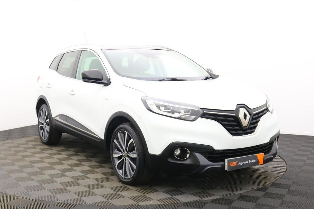USED 2017 67 RENAULT KADJAR 1.2 TCe Signature Nav SUV 5dr Petrol Manual Euro 6 (s/s) (130 ps) Sat Nav Sunroof