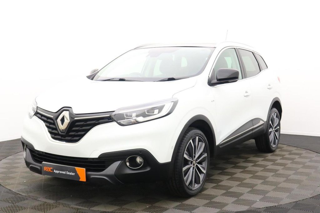 USED 2017 67 RENAULT KADJAR 1.2 TCe Signature Nav SUV 5dr Petrol Manual Euro 6 (s/s) (130 ps) Sat Nav Sunroof