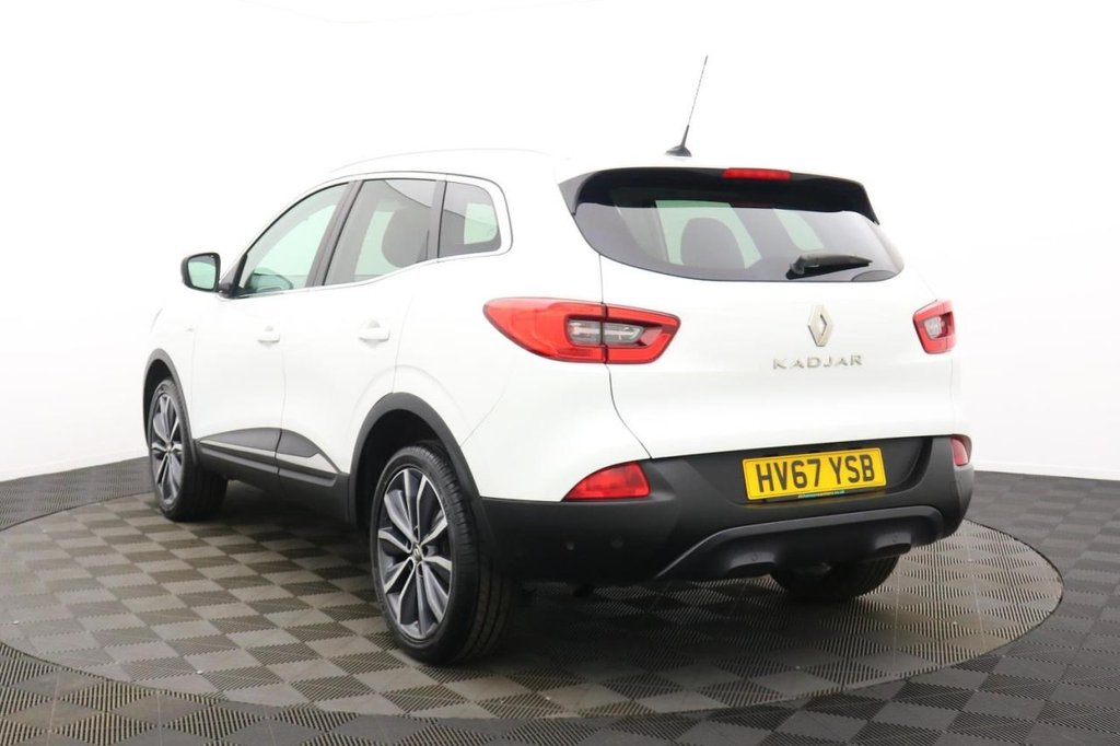 USED 2017 67 RENAULT KADJAR 1.2 TCe Signature Nav SUV 5dr Petrol Manual Euro 6 (s/s) (130 ps) Sat Nav Sunroof