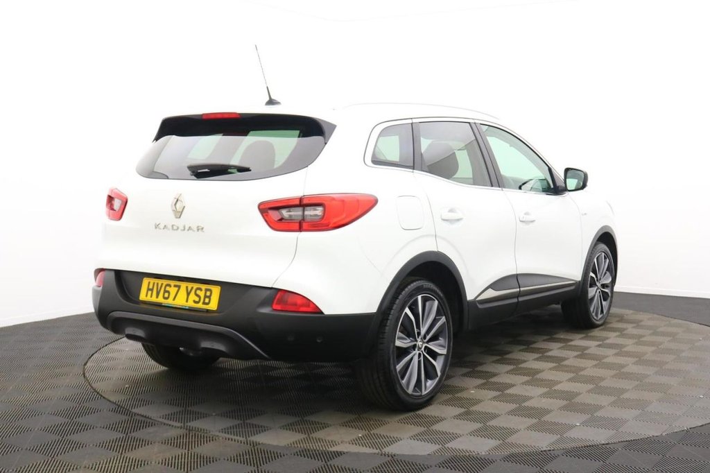 USED 2017 67 RENAULT KADJAR 1.2 TCe Signature Nav SUV 5dr Petrol Manual Euro 6 (s/s) (130 ps) Sat Nav Sunroof