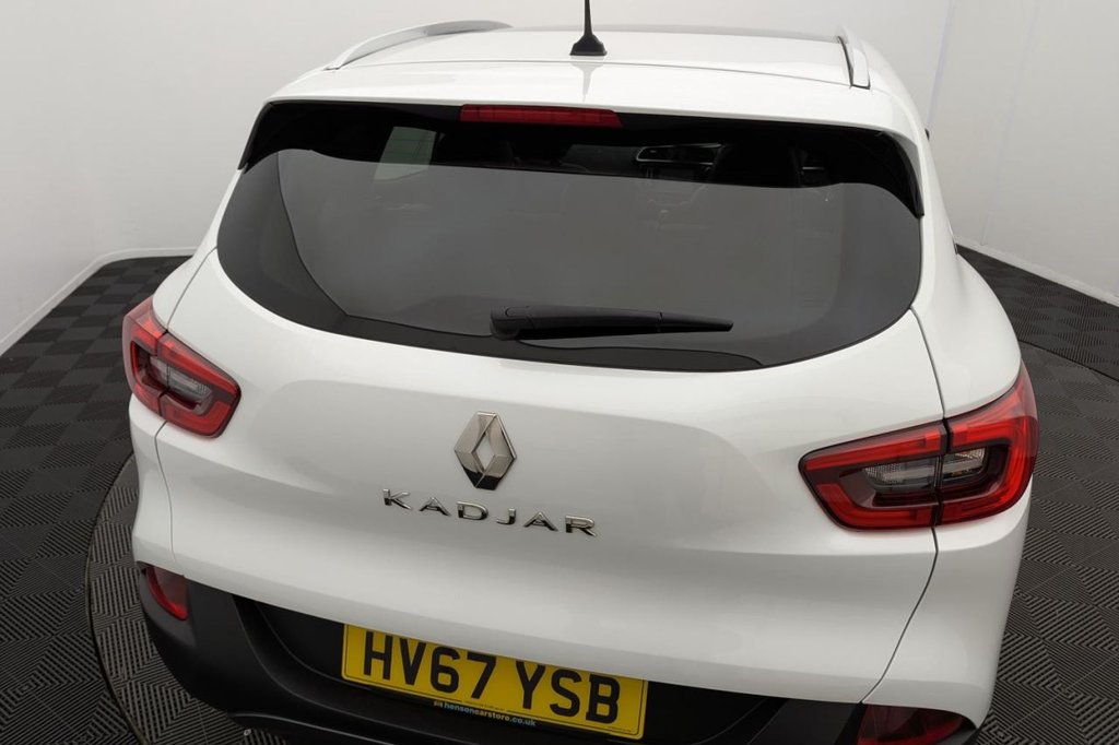 USED 2017 67 RENAULT KADJAR 1.2 TCe Signature Nav SUV 5dr Petrol Manual Euro 6 (s/s) (130 ps) Sat Nav Sunroof