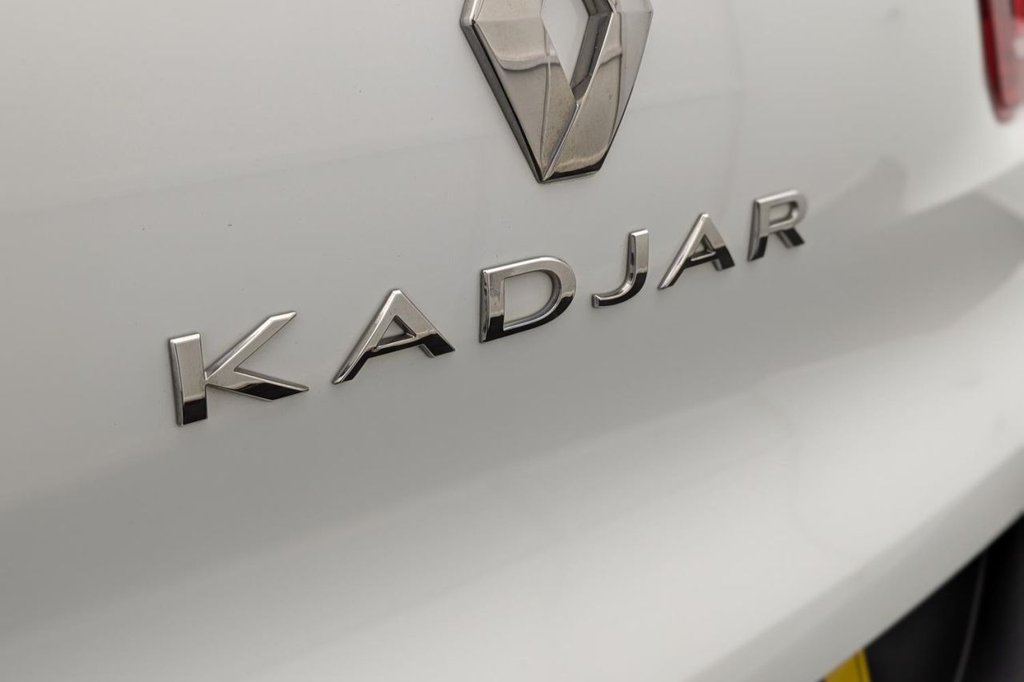 USED 2017 67 RENAULT KADJAR 1.2 TCe Signature Nav SUV 5dr Petrol Manual Euro 6 (s/s) (130 ps) Sat Nav Sunroof