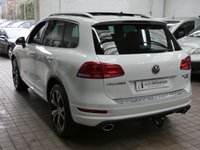 USED 2013 VOLKSWAGEN TOUAREG 3.0 TDI V6 BlueMotion Tech R-Line SUV 5dr Diesel Tiptronic 4WD Euro 5 (s/s) (204 ps) SAT NAV SUNROOF HEATED LEATHER INTERIOR PARKING SENSORS EXCELLENT SERVICE HISTORY 11 SERVICES TO 86, 426 MILES
