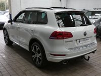 USED 2013 VOLKSWAGEN TOUAREG 3.0 TDI V6 BlueMotion Tech R-Line SUV 5dr Diesel Tiptronic 4WD Euro 5 (s/s) (204 ps) SAT NAV SUNROOF HEATED LEATHER INTERIOR PARKING SENSORS EXCELLENT SERVICE HISTORY 11 SERVICES TO 86, 426 MILES