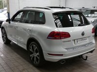 USED 2013 VOLKSWAGEN TOUAREG 3.0 TDI V6 BlueMotion Tech R-Line SUV 5dr Diesel Tiptronic 4WD Euro 5 (s/s) (204 ps) SAT NAV SUNROOF HEATED LEATHER INTERIOR PARKING SENSORS EXCELLENT SERVICE HISTORY 11 SERVICES TO 86, 426 MILES