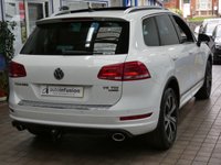 USED 2013 VOLKSWAGEN TOUAREG 3.0 TDI V6 BlueMotion Tech R-Line SUV 5dr Diesel Tiptronic 4WD Euro 5 (s/s) (204 ps) SAT NAV SUNROOF HEATED LEATHER INTERIOR PARKING SENSORS EXCELLENT SERVICE HISTORY 11 SERVICES TO 86, 426 MILES