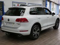 USED 2013 VOLKSWAGEN TOUAREG 3.0 TDI V6 BlueMotion Tech R-Line SUV 5dr Diesel Tiptronic 4WD Euro 5 (s/s) (204 ps) SAT NAV SUNROOF HEATED LEATHER INTERIOR PARKING SENSORS EXCELLENT SERVICE HISTORY 11 SERVICES TO 86, 426 MILES