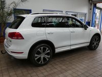 USED 2013 VOLKSWAGEN TOUAREG 3.0 TDI V6 BlueMotion Tech R-Line SUV 5dr Diesel Tiptronic 4WD Euro 5 (s/s) (204 ps) SAT NAV SUNROOF HEATED LEATHER INTERIOR PARKING SENSORS EXCELLENT SERVICE HISTORY 11 SERVICES TO 86, 426 MILES