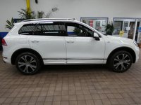 USED 2013 VOLKSWAGEN TOUAREG 3.0 TDI V6 BlueMotion Tech R-Line SUV 5dr Diesel Tiptronic 4WD Euro 5 (s/s) (204 ps) SAT NAV SUNROOF HEATED LEATHER INTERIOR PARKING SENSORS EXCELLENT SERVICE HISTORY 11 SERVICES TO 86, 426 MILES