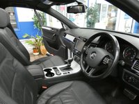 USED 2013 VOLKSWAGEN TOUAREG 3.0 TDI V6 BlueMotion Tech R-Line SUV 5dr Diesel Tiptronic 4WD Euro 5 (s/s) (204 ps) SAT NAV SUNROOF HEATED LEATHER INTERIOR PARKING SENSORS EXCELLENT SERVICE HISTORY 11 SERVICES TO 86, 426 MILES
