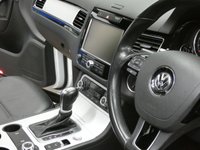 USED 2013 VOLKSWAGEN TOUAREG 3.0 TDI V6 BlueMotion Tech R-Line SUV 5dr Diesel Tiptronic 4WD Euro 5 (s/s) (204 ps) SAT NAV SUNROOF HEATED LEATHER INTERIOR PARKING SENSORS EXCELLENT SERVICE HISTORY 11 SERVICES TO 86, 426 MILES