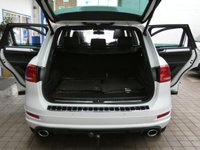 USED 2013 VOLKSWAGEN TOUAREG 3.0 TDI V6 BlueMotion Tech R-Line SUV 5dr Diesel Tiptronic 4WD Euro 5 (s/s) (204 ps) SAT NAV SUNROOF HEATED LEATHER INTERIOR PARKING SENSORS EXCELLENT SERVICE HISTORY 11 SERVICES TO 86, 426 MILES