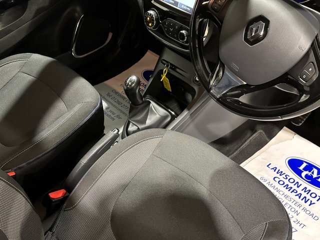 View our RENAULT CAPTUR