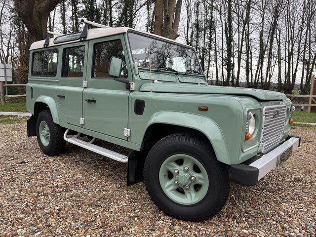 2000 V Land Rover Defender 2.5 TD5 County SUV Diesel Manual MWB (120 bhp)