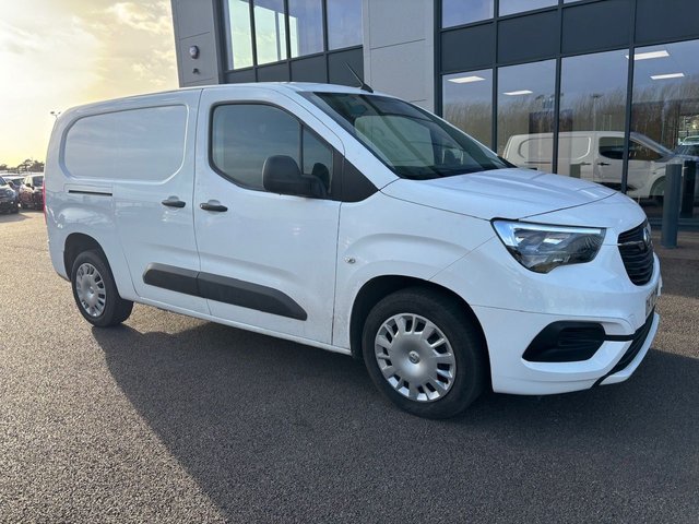 2020 70 Vauxhall Combo 1.5 TURBO D 2300 SPORTIVE RARE LWB L2 AIRCON