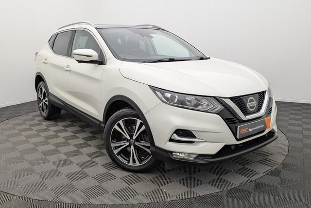 2017 67 NISSAN QASHQAI 1.6 dCi N-Connecta SUV 5dr Diesel XTRON Euro 6 (s/s) (130 ps) Sat Nav Pan Roof