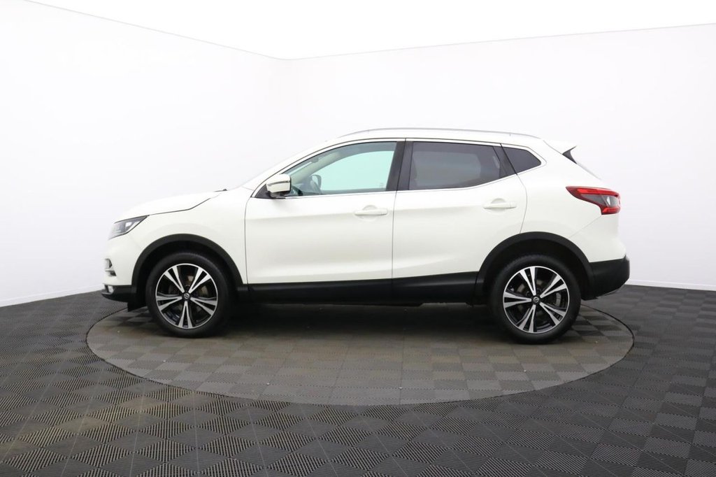 USED 2017 67 NISSAN QASHQAI 1.6 dCi N-Connecta SUV 5dr Diesel XTRON Euro 6 (s/s) (130 ps) Sat Nav Pan Roof