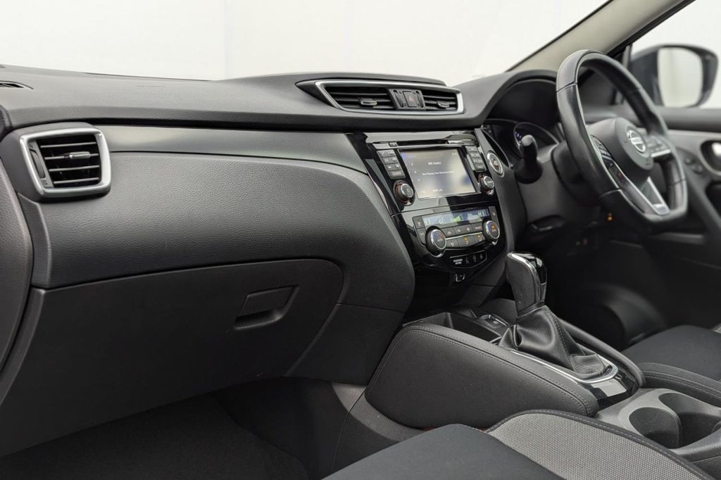 USED 2017 67 NISSAN QASHQAI 1.6 dCi N-Connecta SUV 5dr Diesel XTRON Euro 6 (s/s) (130 ps) Sat Nav Pan Roof