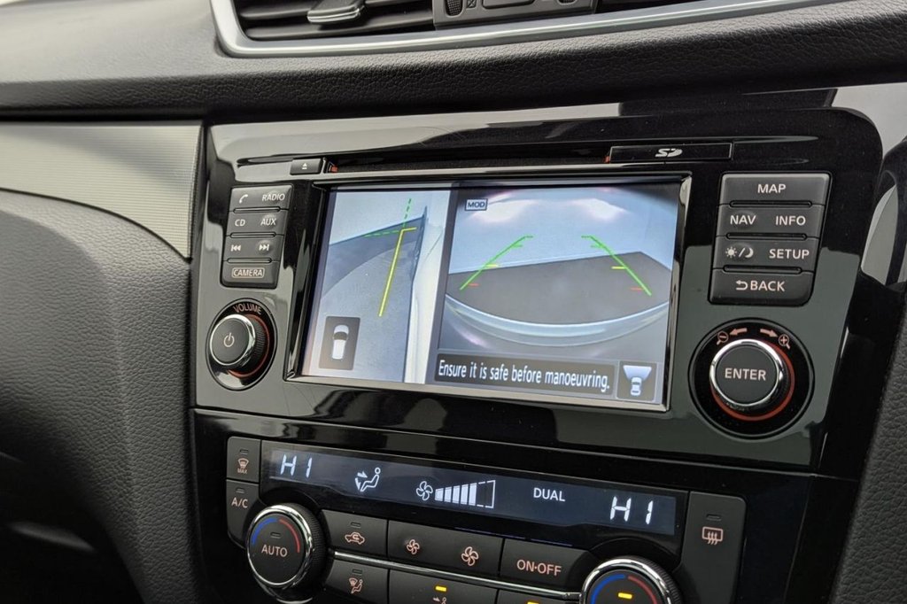 USED 2017 67 NISSAN QASHQAI 1.6 dCi N-Connecta SUV 5dr Diesel XTRON Euro 6 (s/s) (130 ps) Sat Nav Pan Roof