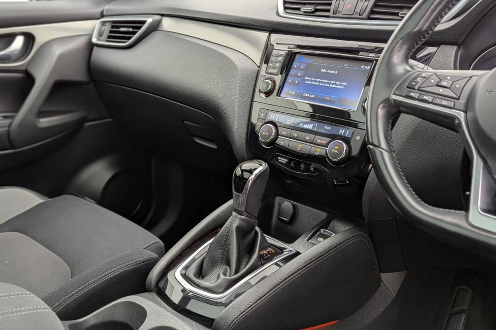 USED 2017 67 NISSAN QASHQAI 1.6 dCi N-Connecta SUV 5dr Diesel XTRON Euro 6 (s/s) (130 ps) Sat Nav Pan Roof
