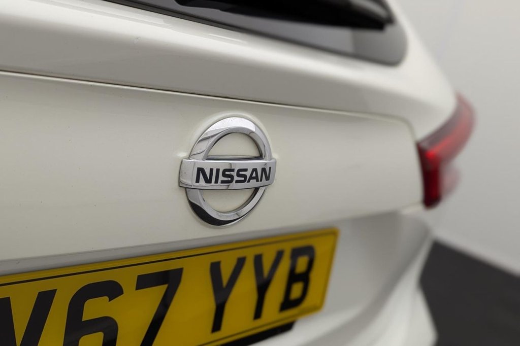 USED 2017 67 NISSAN QASHQAI 1.6 dCi N-Connecta SUV 5dr Diesel XTRON Euro 6 (s/s) (130 ps) Sat Nav Pan Roof