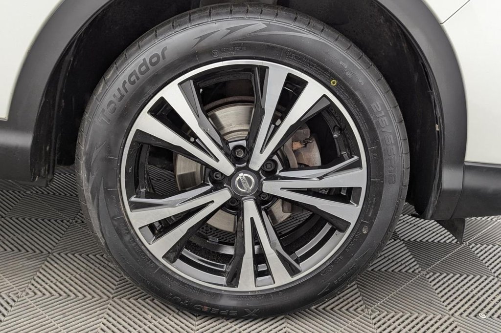 USED 2017 67 NISSAN QASHQAI 1.6 dCi N-Connecta SUV 5dr Diesel XTRON Euro 6 (s/s) (130 ps) Sat Nav Pan Roof