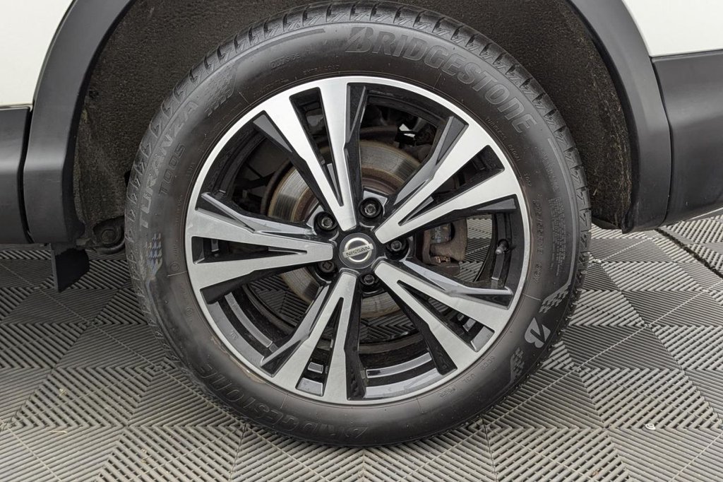 USED 2017 67 NISSAN QASHQAI 1.6 dCi N-Connecta SUV 5dr Diesel XTRON Euro 6 (s/s) (130 ps) Sat Nav Pan Roof