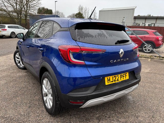 2022 RENAULT CAPTUR - Photo 4