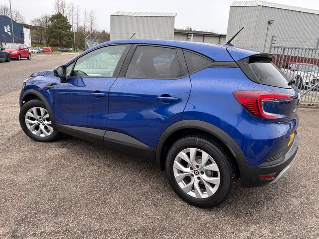 2022 RENAULT CAPTUR - Photo 7