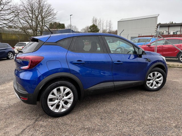 2022 RENAULT CAPTUR - Photo 9