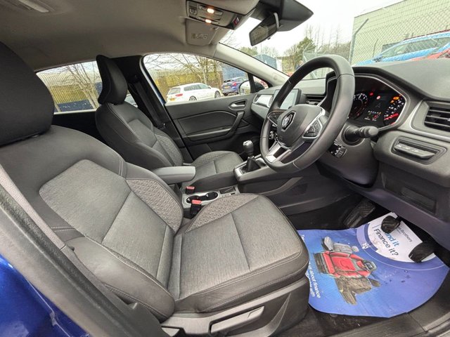 2022 RENAULT CAPTUR - Photo 2