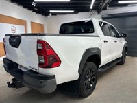 USED 2022 72 TOYOTA HILUX 2.8 D-4D Invincible X Pickup Double Cab 4dr Diesel Auto 4WD Euro 6 (s/s) (204 ps) *FANTASTIC CONDITION INSIDE & OUT*