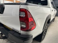 USED 2022 72 TOYOTA HILUX 2.8 D-4D Invincible X Pickup Double Cab 4dr Diesel Auto 4WD Euro 6 (s/s) (204 ps) *FANTASTIC CONDITION INSIDE & OUT*
