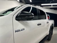 USED 2022 72 TOYOTA HILUX 2.8 D-4D Invincible X Pickup Double Cab 4dr Diesel Auto 4WD Euro 6 (s/s) (204 ps) *FANTASTIC CONDITION INSIDE & OUT*