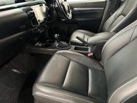 USED 2022 72 TOYOTA HILUX 2.8 D-4D Invincible X Pickup Double Cab 4dr Diesel Auto 4WD Euro 6 (s/s) (204 ps) *FANTASTIC CONDITION INSIDE & OUT*