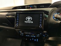 USED 2022 72 TOYOTA HILUX 2.8 D-4D Invincible X Pickup Double Cab 4dr Diesel Auto 4WD Euro 6 (s/s) (204 ps) *FANTASTIC CONDITION INSIDE & OUT*