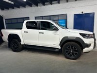 USED 2022 72 TOYOTA HILUX 2.8 D-4D Invincible X Pickup Double Cab 4dr Diesel Auto 4WD Euro 6 (s/s) (204 ps) *FANTASTIC CONDITION INSIDE & OUT*