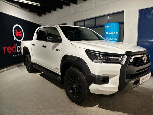 2022 72 Toyota Hilux 2.8 D-4D Invincible X Pickup Double Cab 4dr Diesel Auto 4WD Euro 6 (s/s) (204 ps)