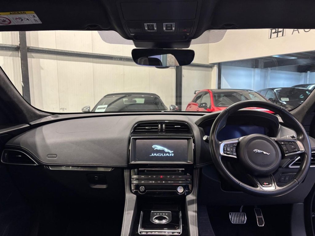 USED 2019 68 JAGUAR F-PACE 3.0 D300 V6 S SUV 5dr Diesel Auto AWD Euro 6 (s/s) (300 ps) PAN ROOF|MERIDIAN|2YR WARRANTY