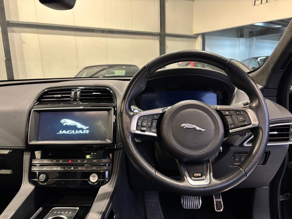 USED 2019 68 JAGUAR F-PACE 3.0 D300 V6 S SUV 5dr Diesel Auto AWD Euro 6 (s/s) (300 ps) PAN ROOF|MERIDIAN|2YR WARRANTY