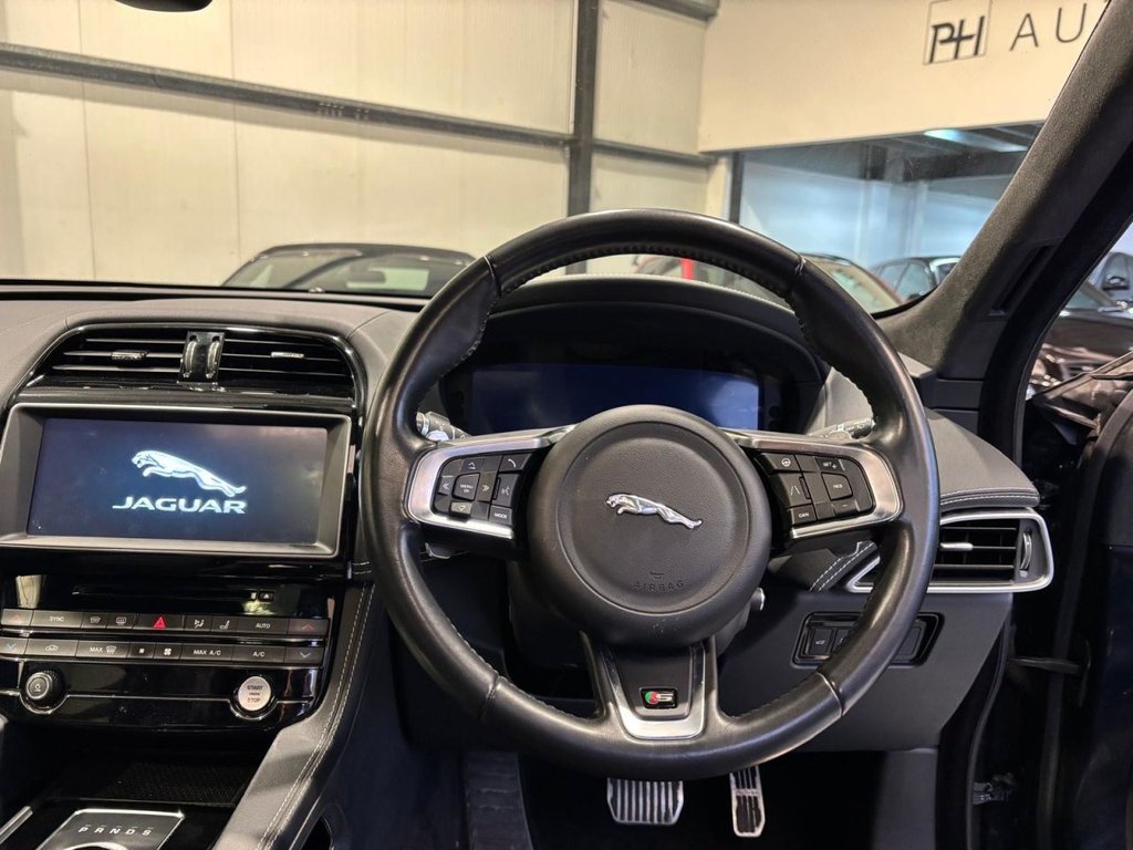 USED 2019 68 JAGUAR F-PACE 3.0 D300 V6 S SUV 5dr Diesel Auto AWD Euro 6 (s/s) (300 ps) PAN ROOF|MERIDIAN|2YR WARRANTY