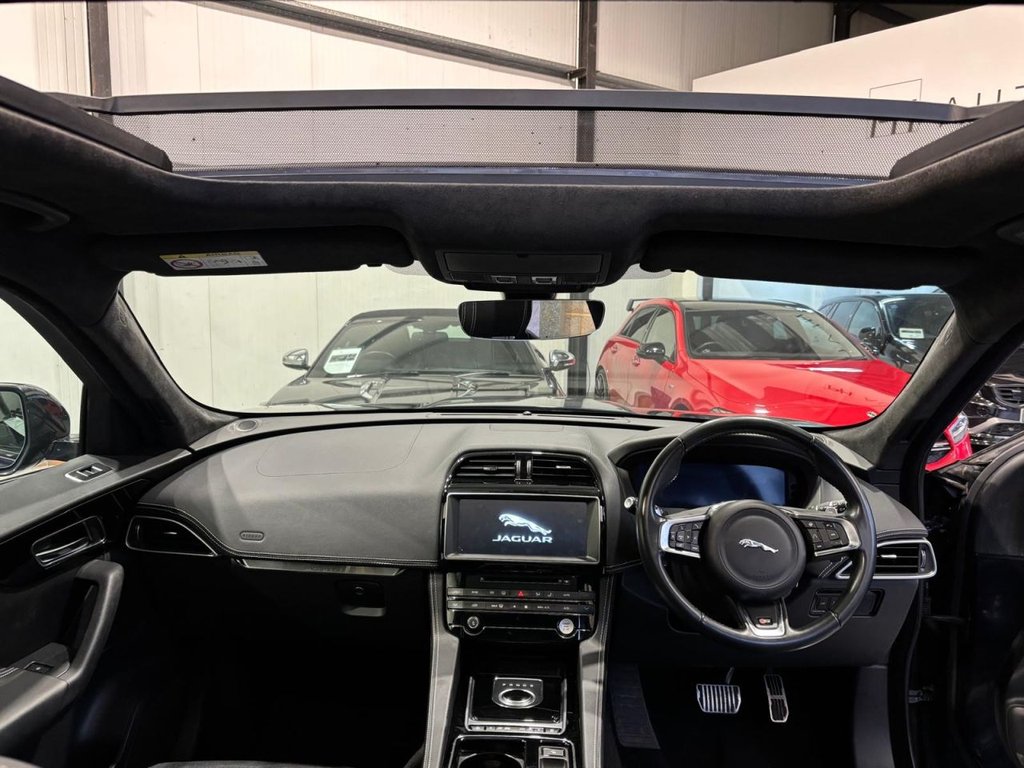 USED 2019 68 JAGUAR F-PACE 3.0 D300 V6 S SUV 5dr Diesel Auto AWD Euro 6 (s/s) (300 ps) PAN ROOF|MERIDIAN|2YR WARRANTY