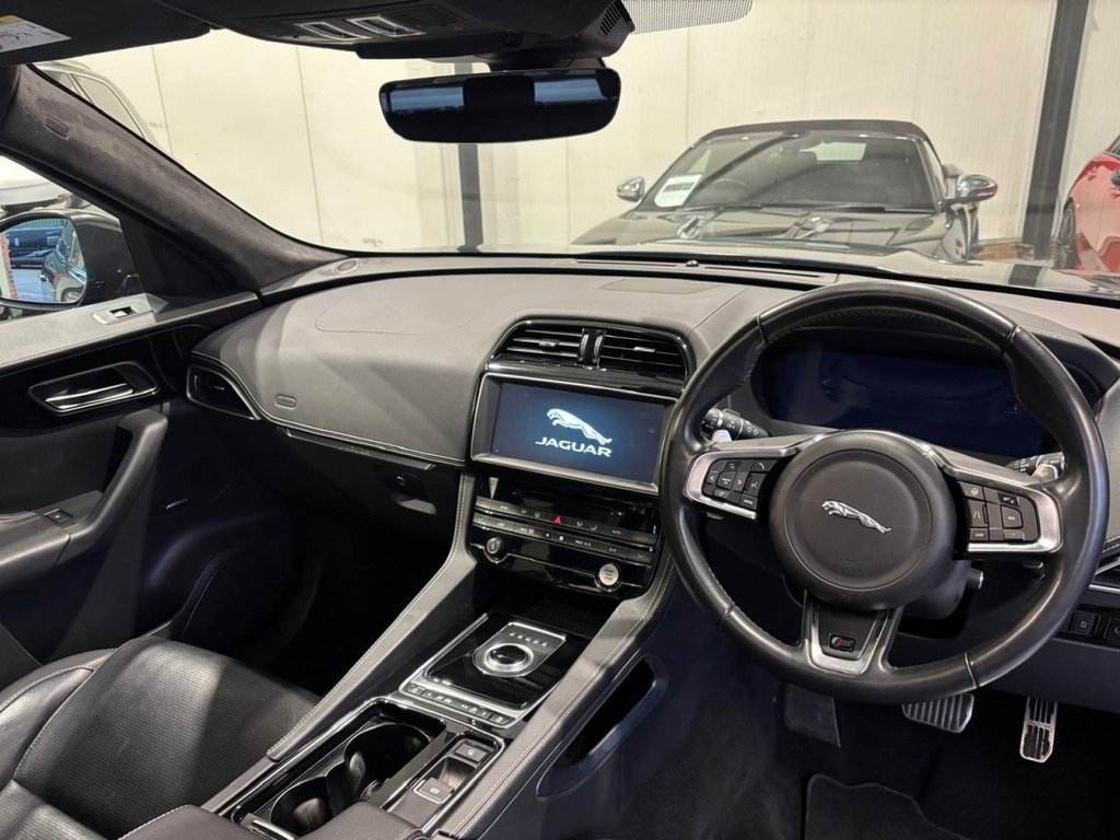 USED 2019 68 JAGUAR F-PACE 3.0 D300 V6 S SUV 5dr Diesel Auto AWD Euro 6 (s/s) (300 ps) PAN ROOF|MERIDIAN|2YR WARRANTY